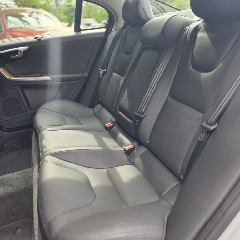 2017 Volvo S60 Image 14