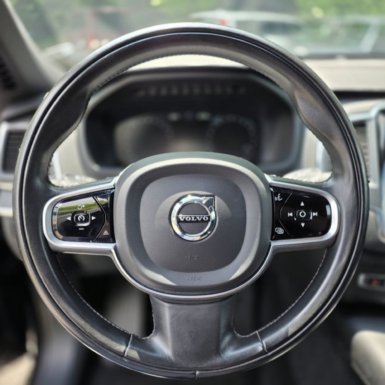 2020 Volvo XC90 Image 9