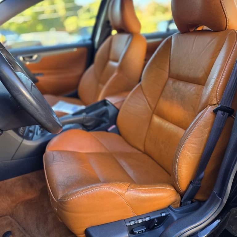 2004 Volvo S60 Image 11