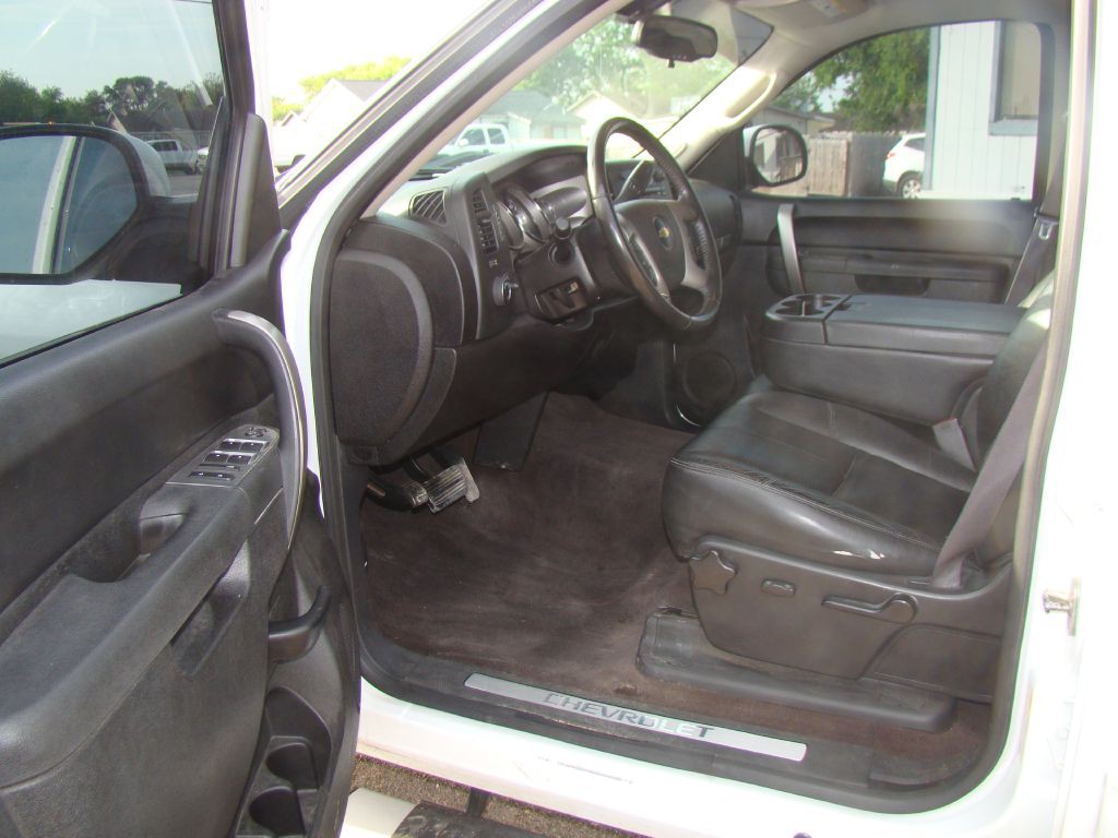 2013 Chevrolet Silverado 1500 Image 2