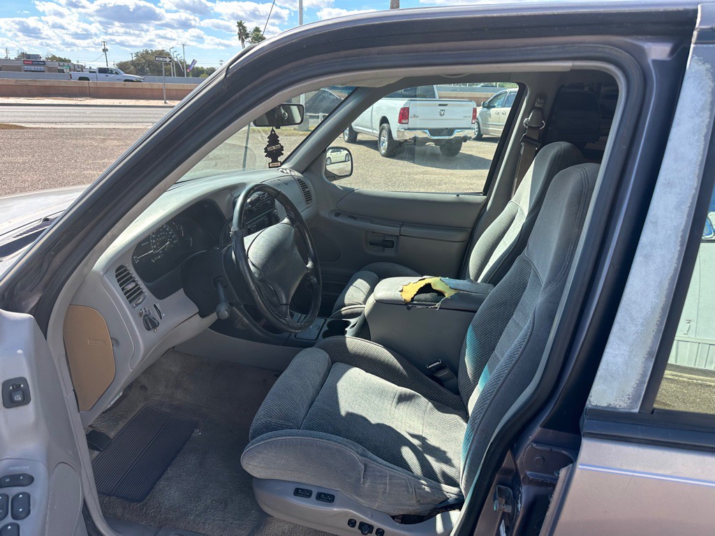 1996 Ford Explorer Image 3