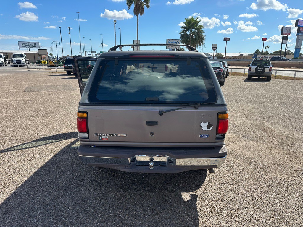 1996 Ford Explorer Image 6