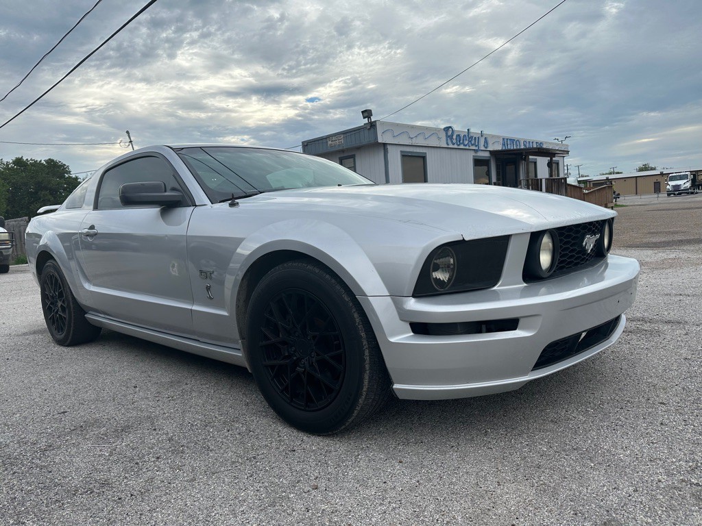 2005 Ford Mustang Image 1