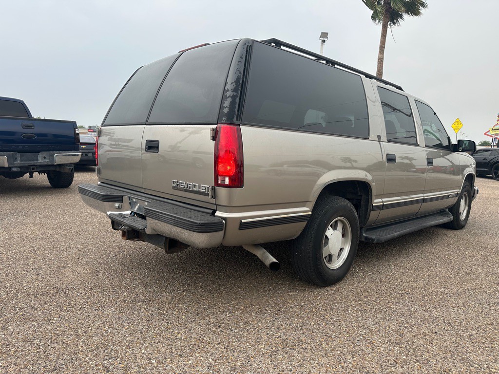 1999 Chevrolet Suburban Image 5