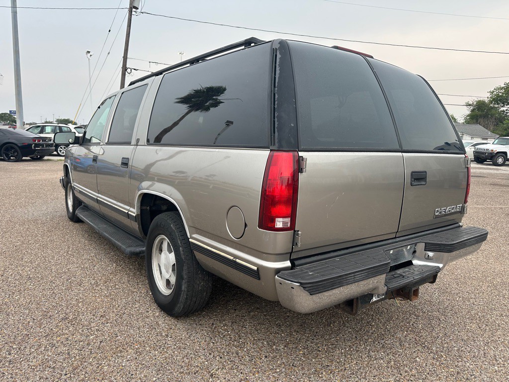 1999 Chevrolet Suburban Image 6