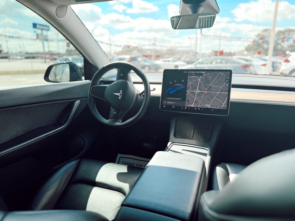2022 Tesla Model Y Image 10