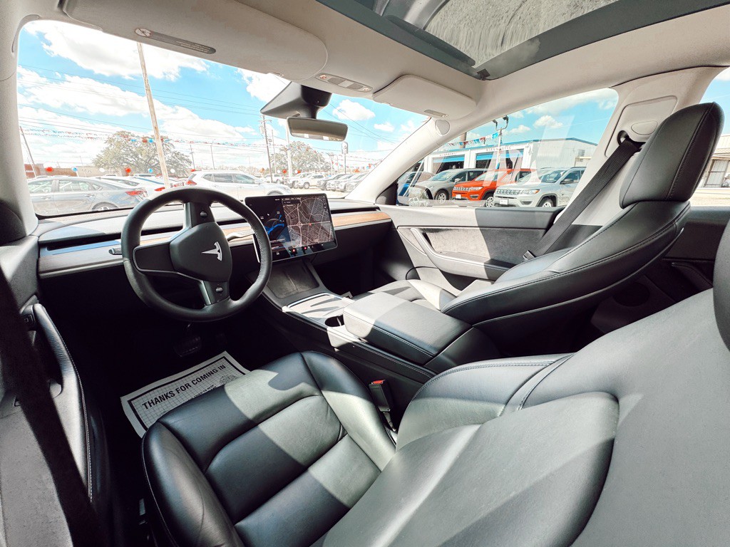 2022 Tesla Model Y Image 11