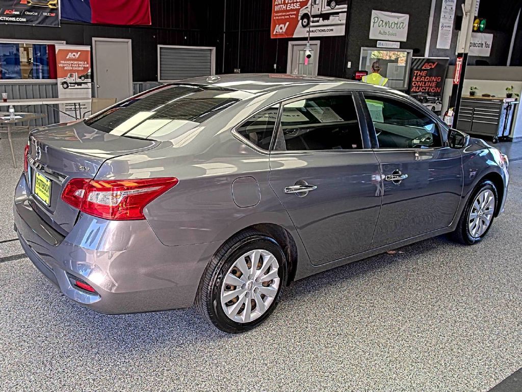 2017 Nissan Sentra Image 1