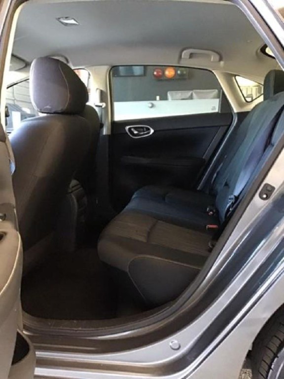 2017 Nissan Sentra Image 6