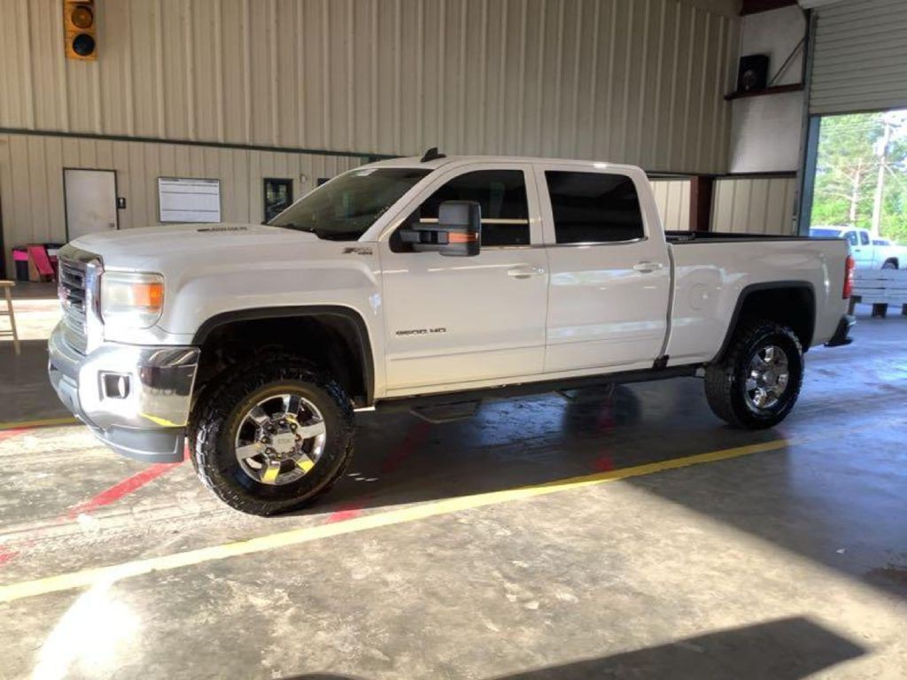 2016 GMC Sierra 2500 Image 2