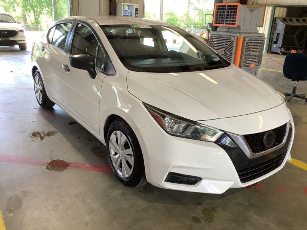 2020 Nissan Versa Image 4