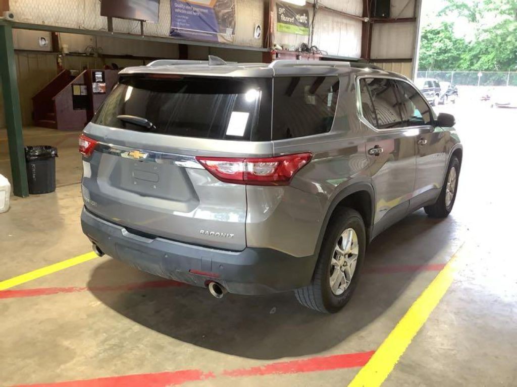 2018 Chevrolet Traverse Image 2