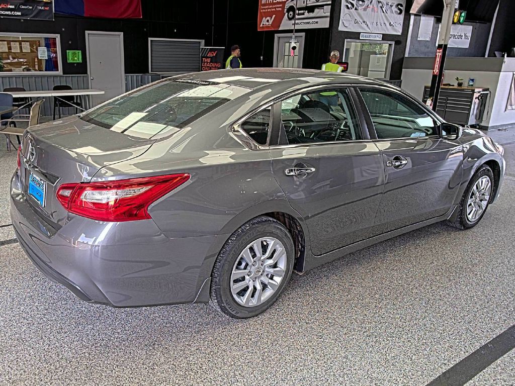 2016 Nissan Altima Image 3