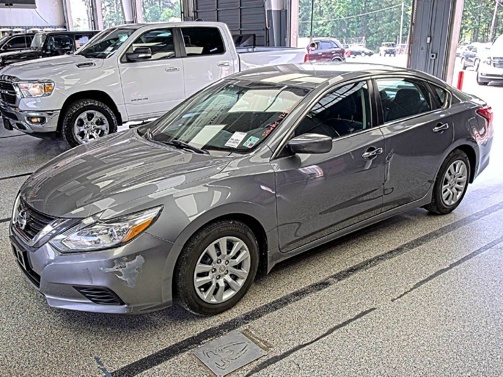 2016 Nissan Altima Image 4