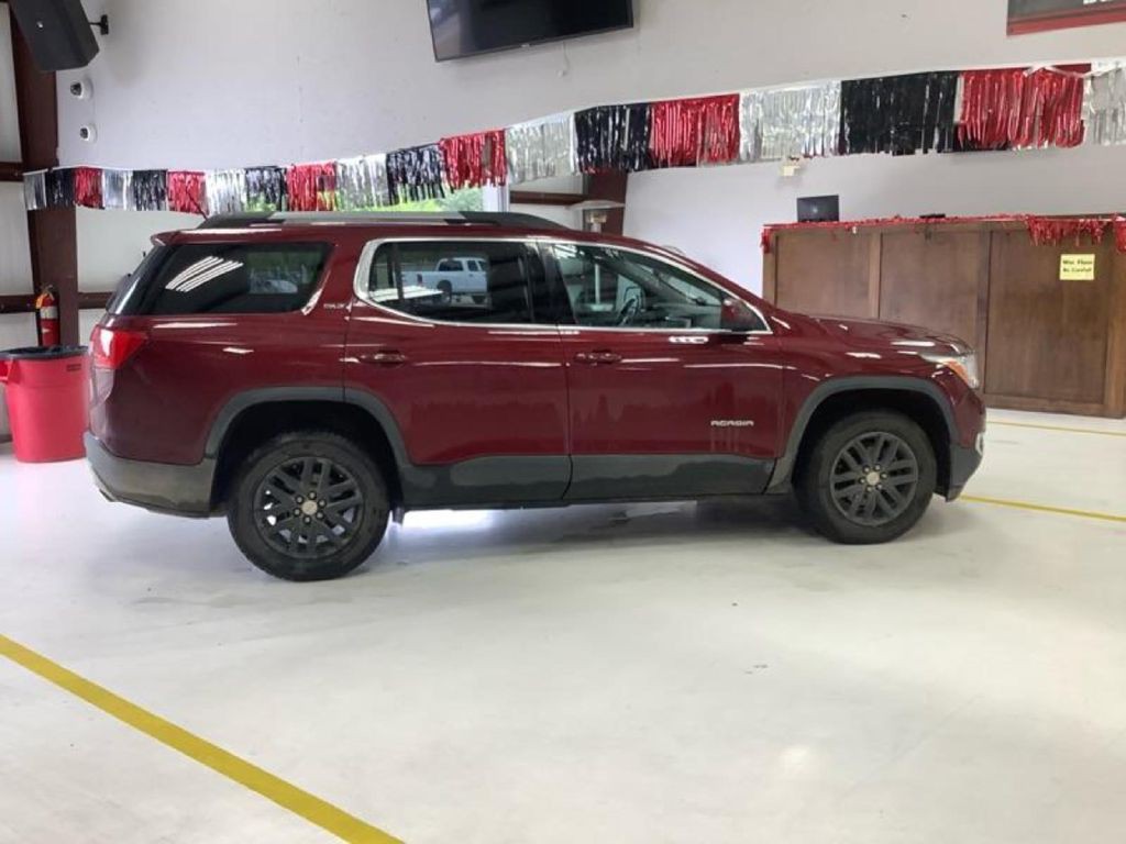2018 GMC Acadia Image 2