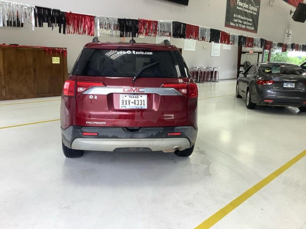 2018 GMC Acadia Image 3