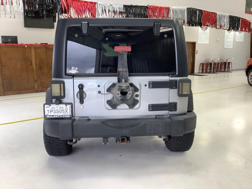 2017 Jeep Wrangler Unlimited Image 2