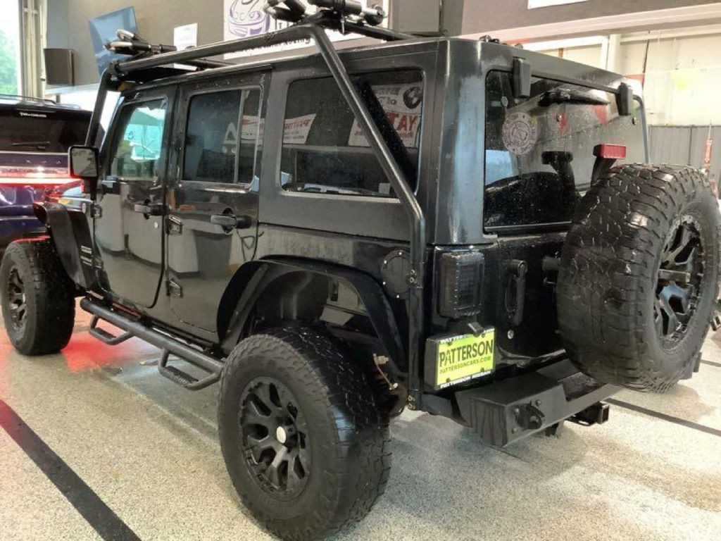 2015 Jeep Wrangler Unlimited Image 2