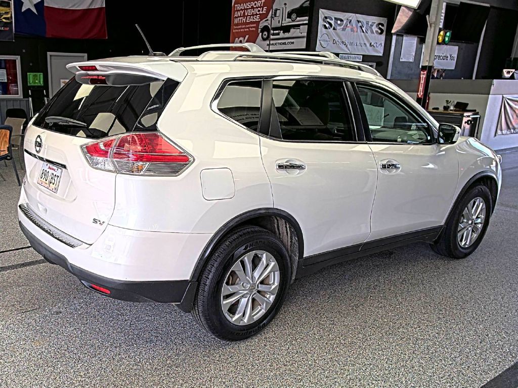 2016 Nissan Rogue Image 2