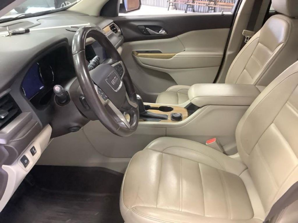 2018 GMC Acadia Image 4
