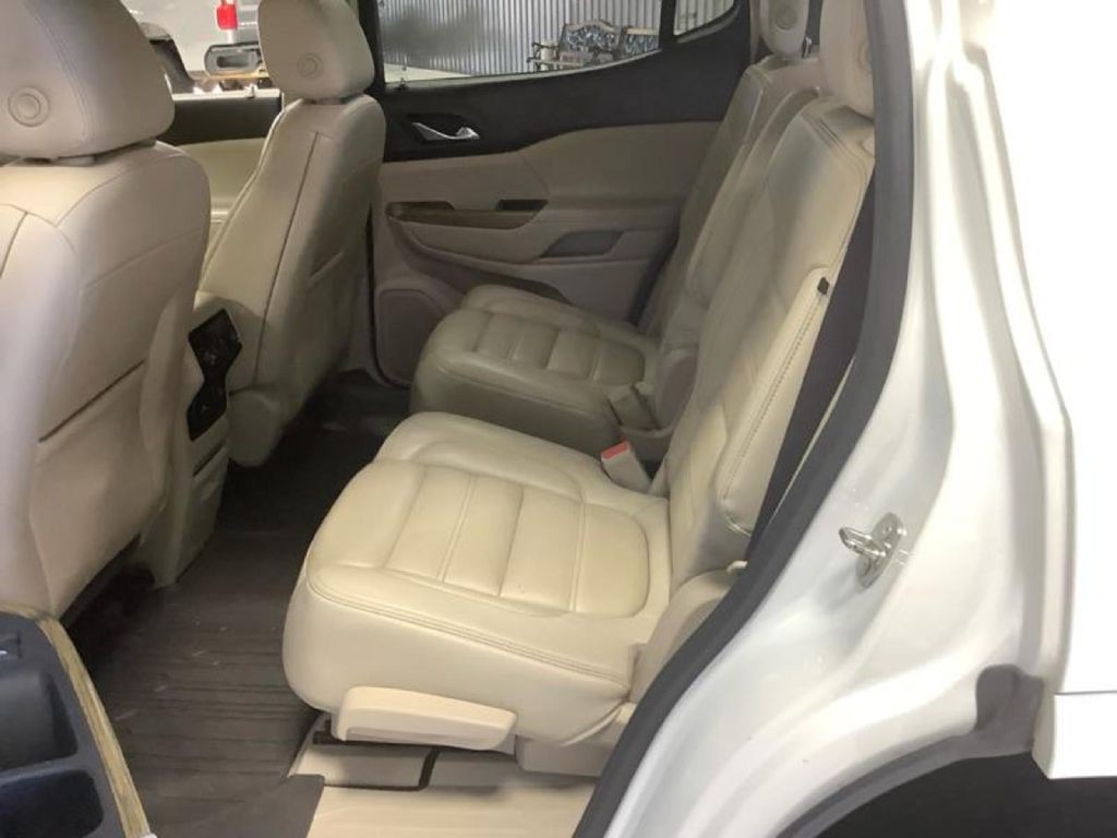 2018 GMC Acadia Image 5