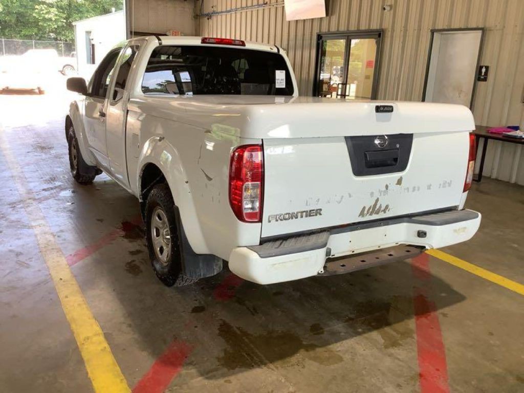2017 Nissan Frontier Image 2