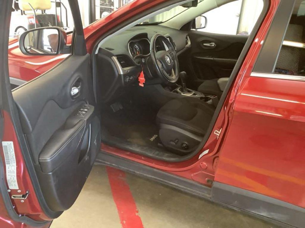 2016 Jeep Cherokee Image 3
