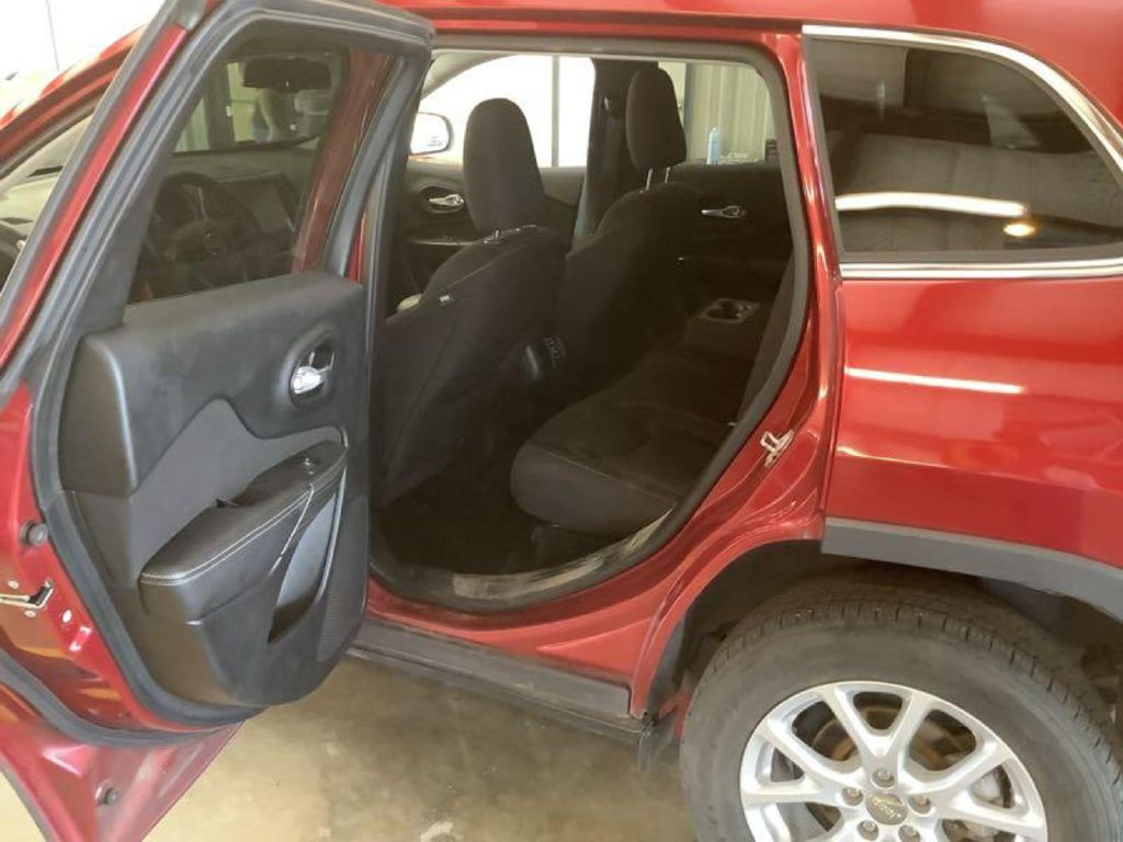 2016 Jeep Cherokee Image 4