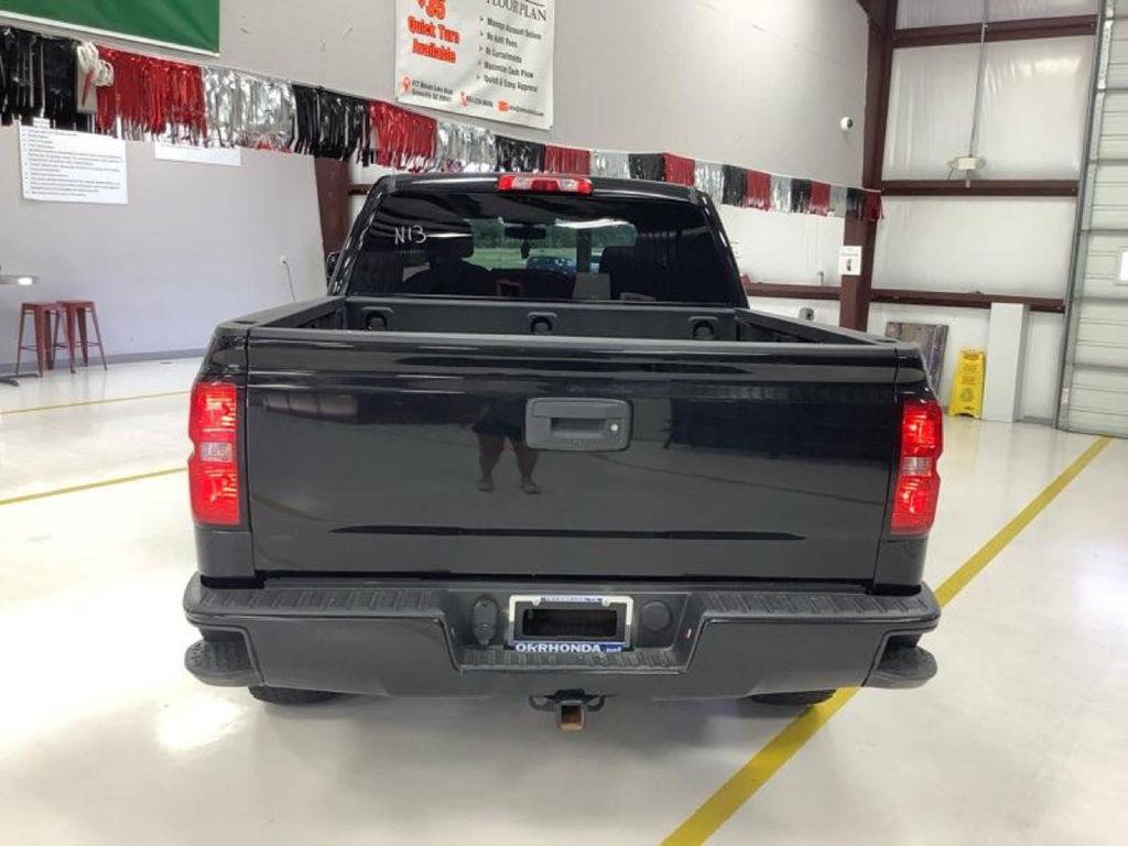 2016 Chevrolet Silverado 1500 Image 2