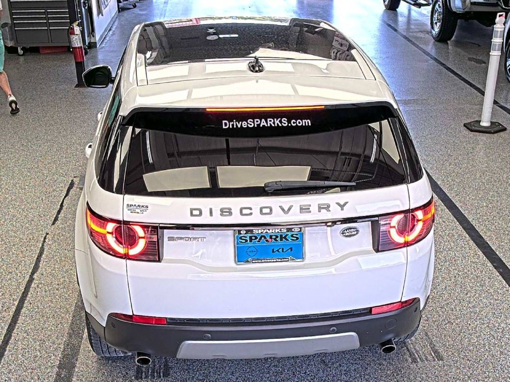 2016 Land Rover Discovery Sport Image 3