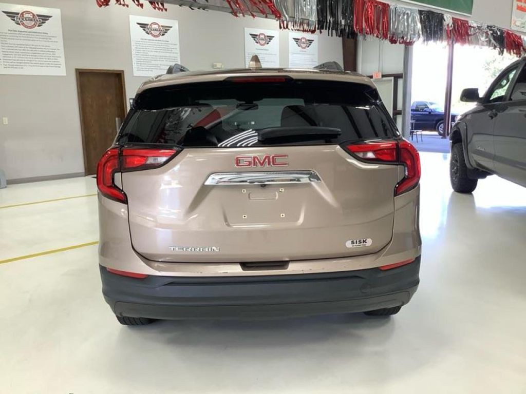 2018 GMC Terrain Image 4