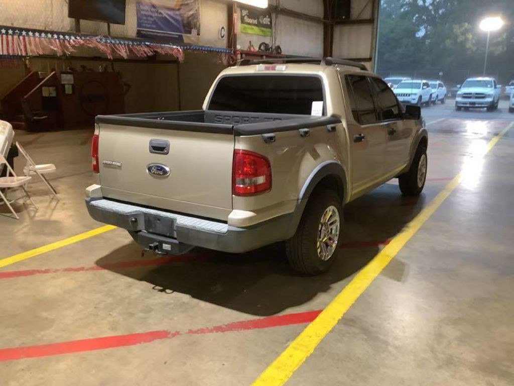 2007 Ford Explorer Image 2