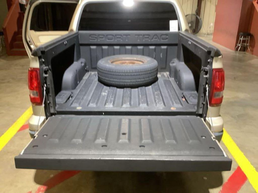 2007 Ford Explorer Image 6