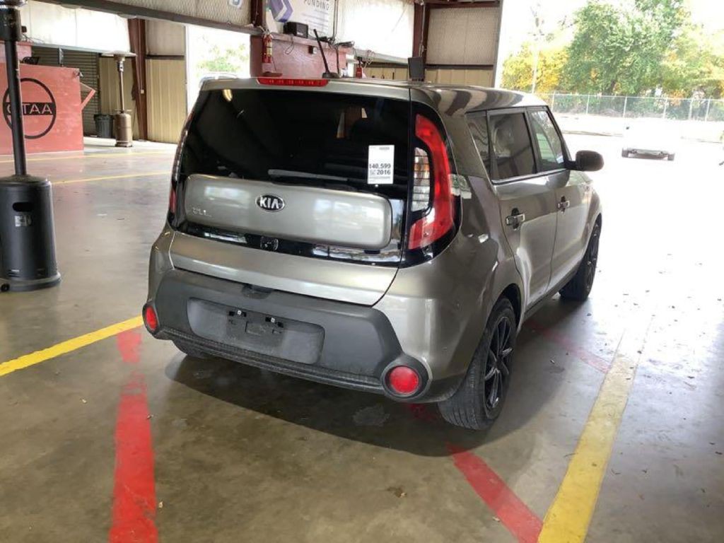 2016 Kia Soul Image 2