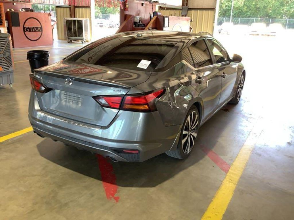 2019 Nissan Altima Image 2