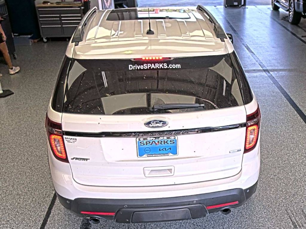 2015 Ford Explorer Image 1