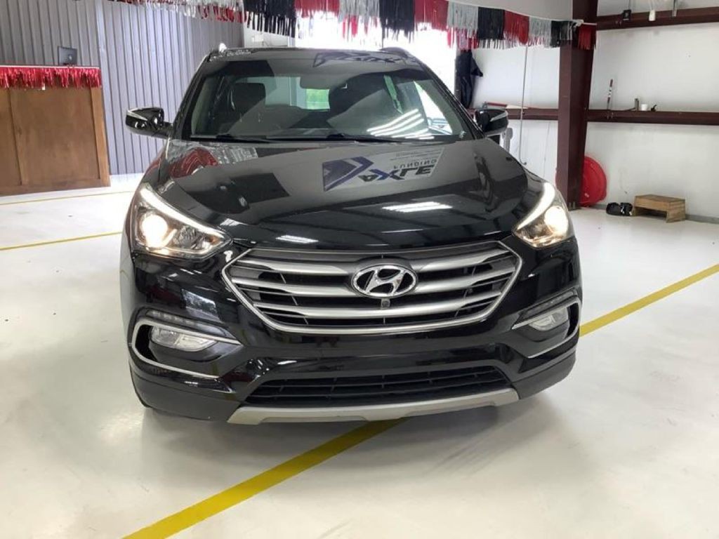 2017 Hyundai Santa Fe Sport Image 2