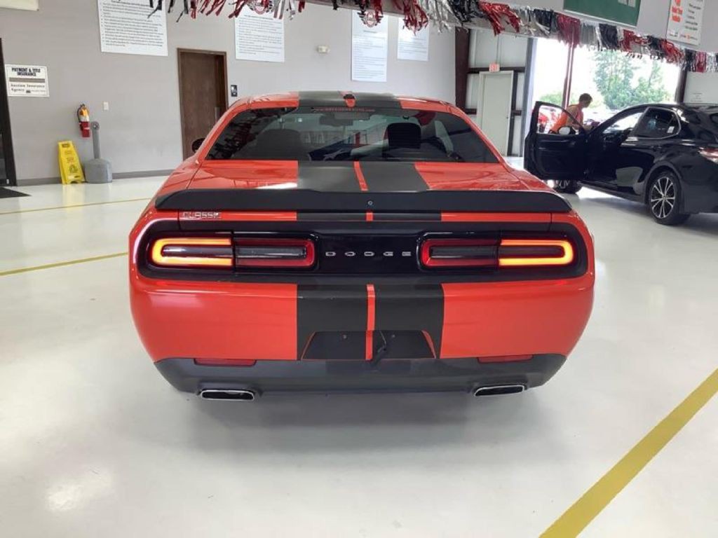 2018 Dodge Challenger Image 2
