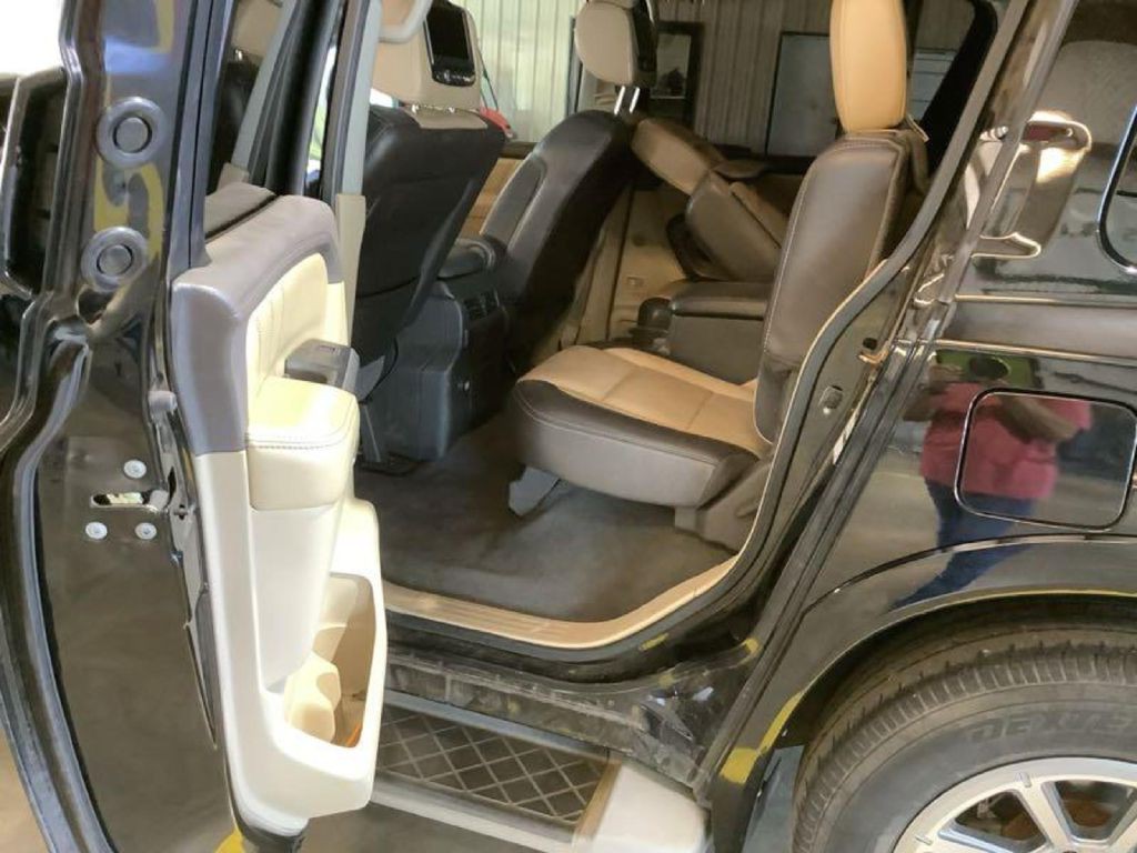 2015 Nissan Armada Image 6