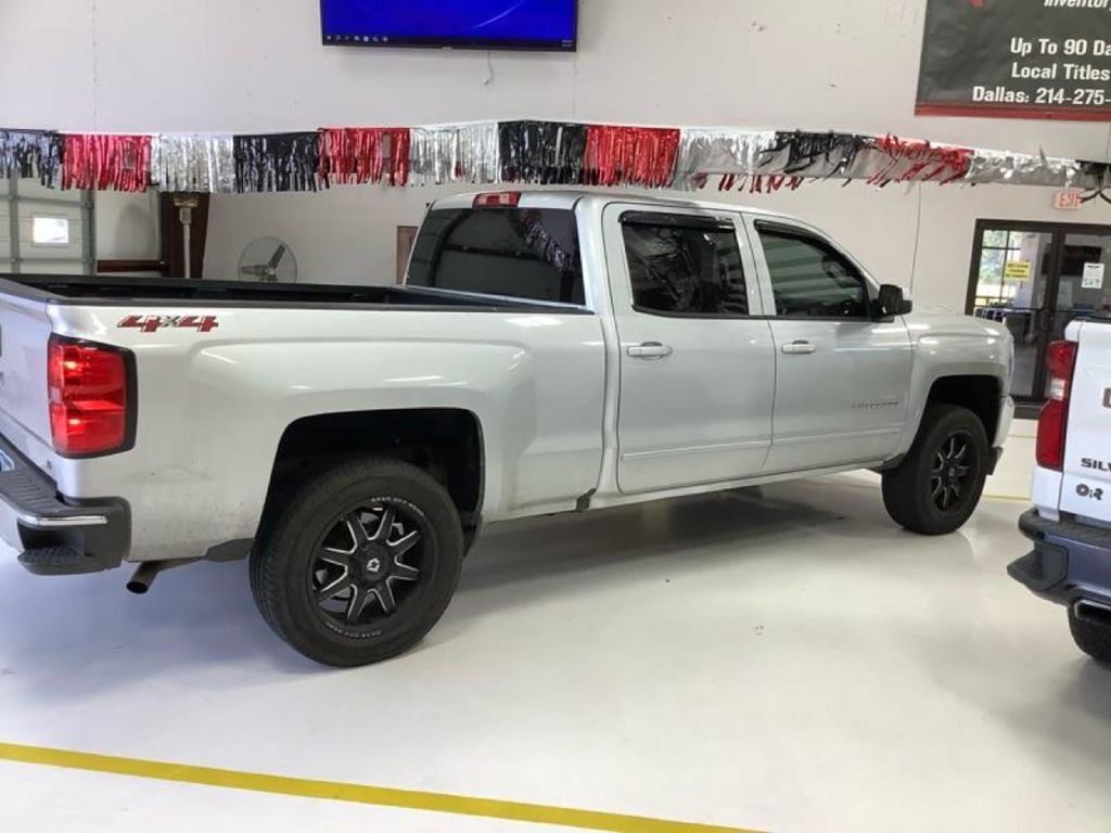 2018 Chevrolet Silverado 1500 Image 2