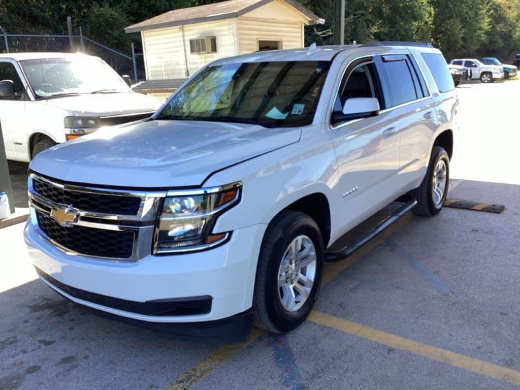 2017 Chevrolet Tahoe Image 2
