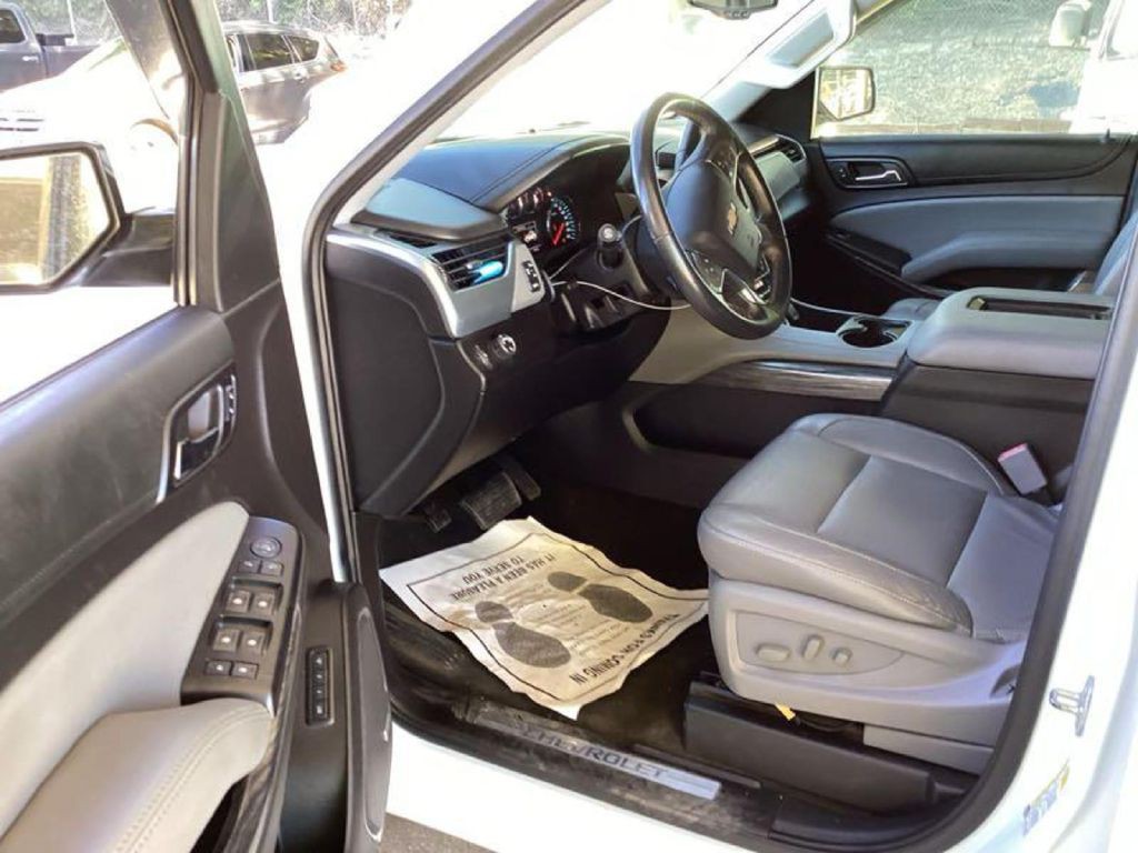 2017 Chevrolet Tahoe Image 5