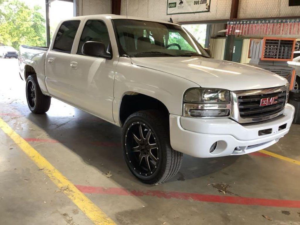 2006 GMC Sierra Image 2