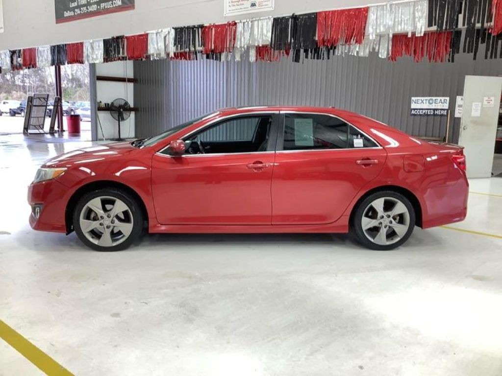 2012 Toyota Camry Image 1