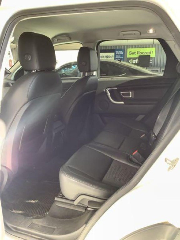 2019 Land Rover Discovery Sport Image 4