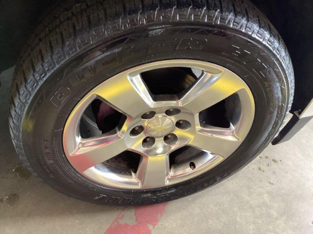 2018 Chevrolet Suburban Image 5