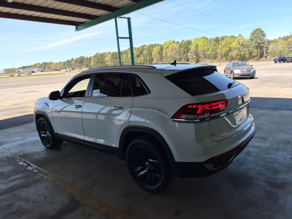 2022 Volkswagen Atlas Cross Spo Image 4