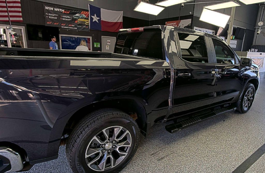 2022 Chevrolet Silverado 1500 Image 2