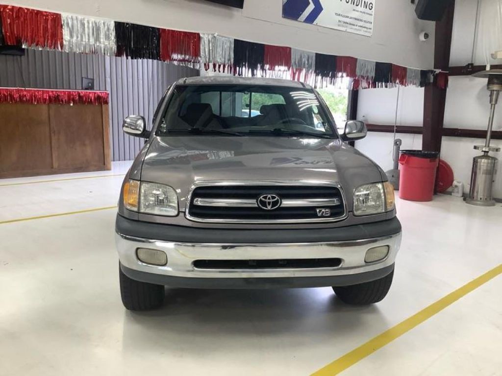 2000 Toyota Tundra Image 1