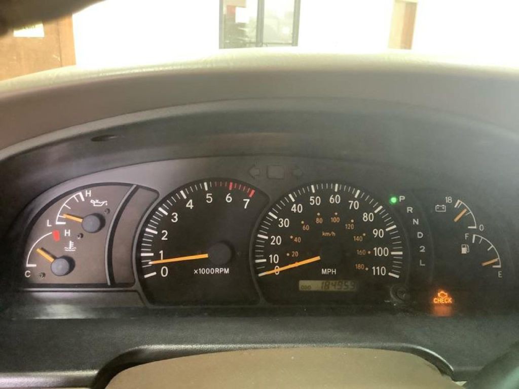 2000 Toyota Tundra Image 4